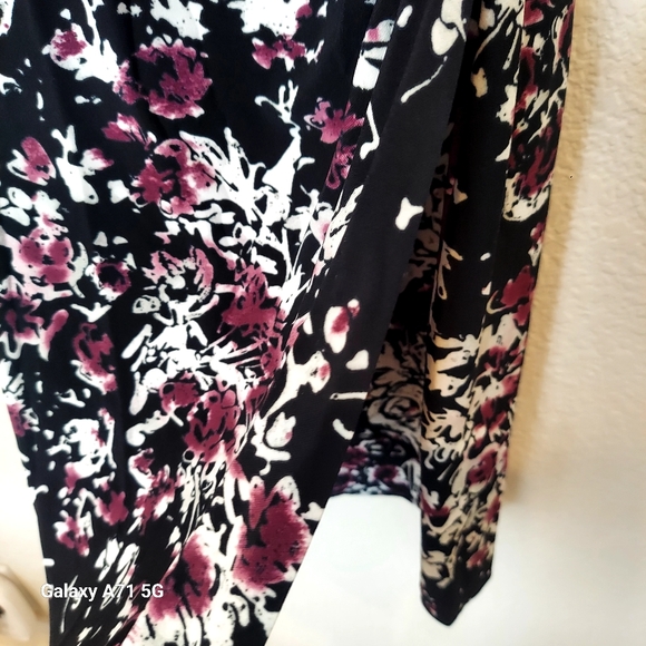 NWT Kamali Kulture Cap Sleeve Side Draped Dress Black Abstract Floral Sz… - Picture 14 of 17